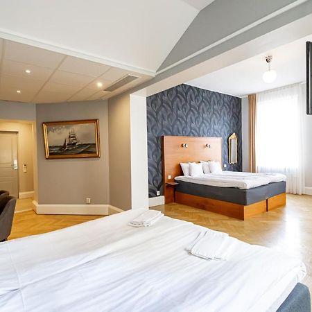 Hotell Hjalmar エレブルー エクステリア 写真