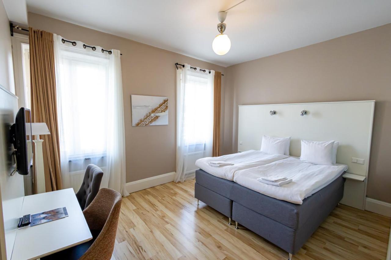 Hotell Hjalmar エレブルー エクステリア 写真