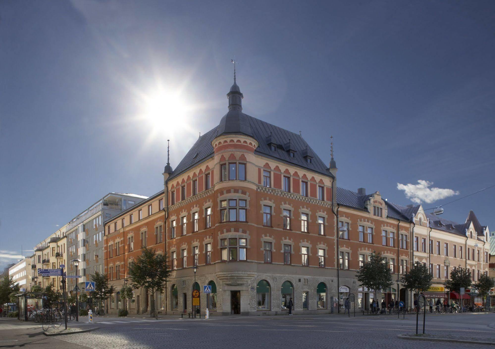 Hotell Hjalmar エレブルー エクステリア 写真